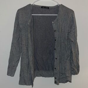 Cable & Guage gray 3/4 length sleeve cardigan with pearlescent buttons